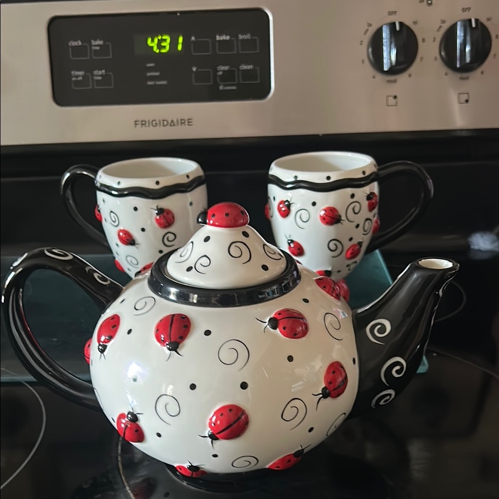 Lady bug tea set